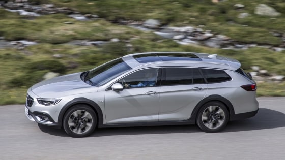 Opel Insignia Country Tourer met panoramadak Opel Insignia Country Tourer met panoramadak