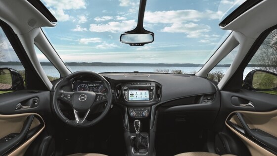 Opel Zafira met panoramadak Opel Zafira met panoramadak