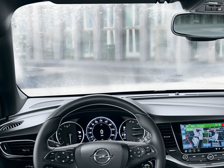 Opel_Astra_Heated_Features_4x3_as20_i01_381.jpg